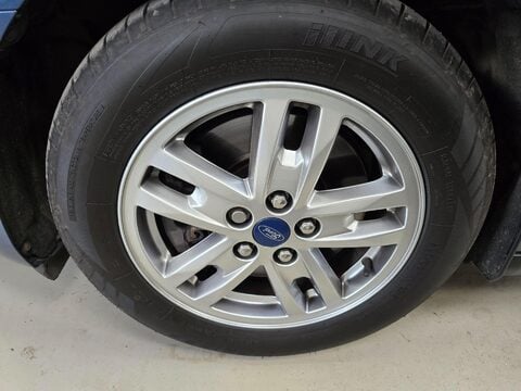 Ford Grand Tourneo Connect TITANIUM TDCI 37