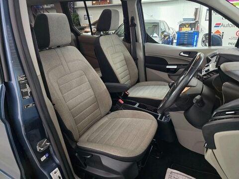 Ford Grand Tourneo Connect TITANIUM TDCI 32