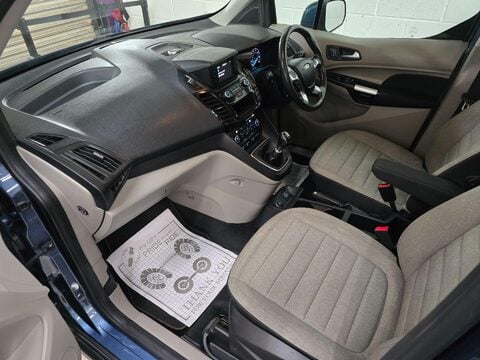 Ford Grand Tourneo Connect TITANIUM TDCI 34