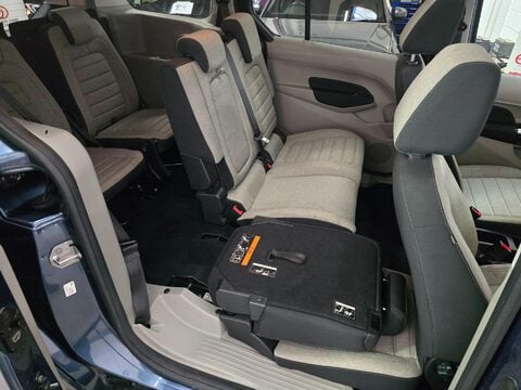 Ford Grand Tourneo Connect TITANIUM TDCI 15