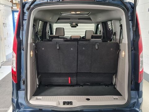 Ford Grand Tourneo Connect TITANIUM TDCI 9
