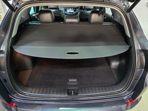 Hyundai TUCSON CRDI PREMIUM SE 11