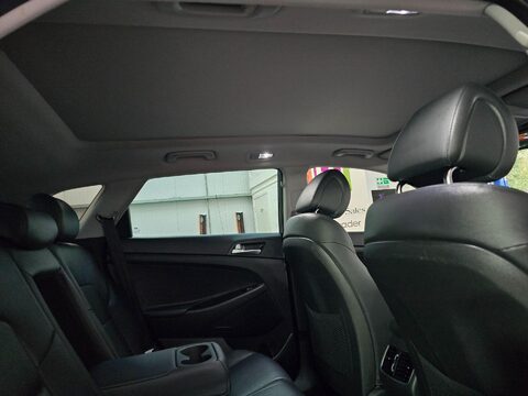Hyundai TUCSON CRDI PREMIUM SE 19