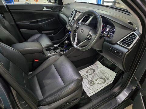 Hyundai TUCSON CRDI PREMIUM SE 36