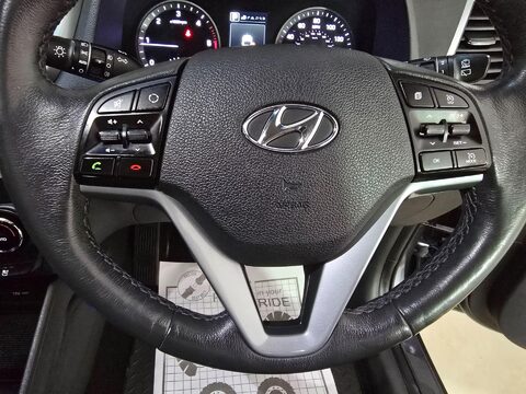 Hyundai TUCSON CRDI PREMIUM SE 37