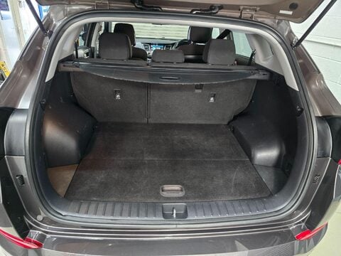 Hyundai TUCSON CRDI SE NAV BLUE DRIVE 10