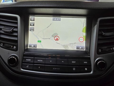 Hyundai TUCSON CRDI SE NAV BLUE DRIVE 21