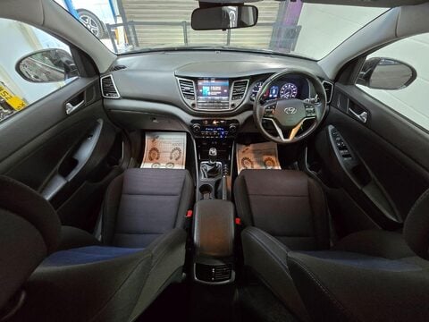 Hyundai TUCSON CRDI SE NAV BLUE DRIVE 16