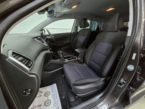 Hyundai TUCSON CRDI SE NAV BLUE DRIVE 31