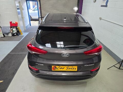 Hyundai TUCSON CRDI SE NAV BLUE DRIVE 8
