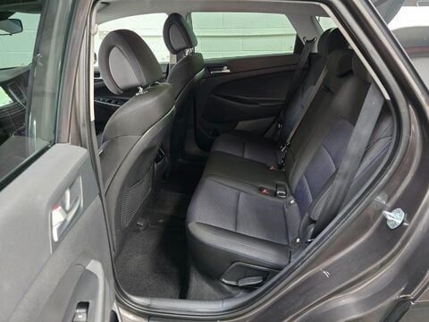 Hyundai TUCSON CRDI SE NAV BLUE DRIVE 32