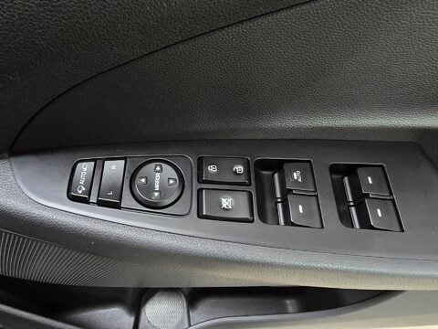 Hyundai TUCSON CRDI SE NAV BLUE DRIVE 27