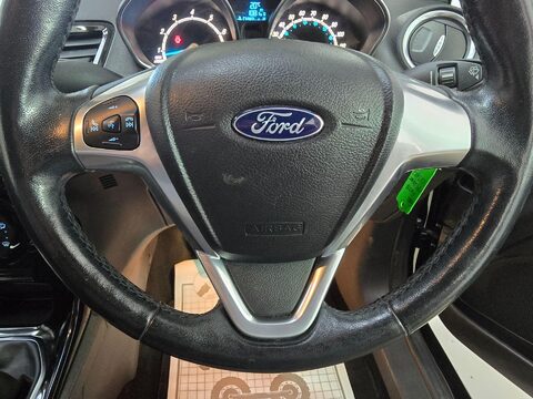 Ford Fiesta ZETEC 27