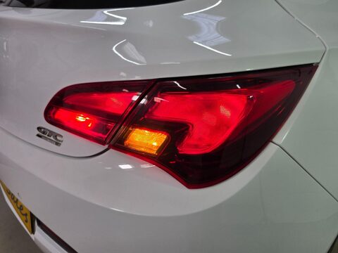 Vauxhall Astra GTC LIMITED EDITION S/S 46