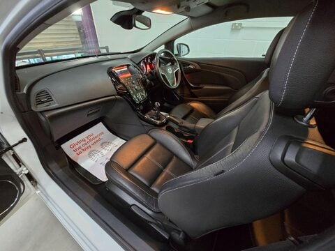 Vauxhall Astra GTC LIMITED EDITION S/S 37