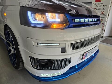 Volkswagen Campervan 31