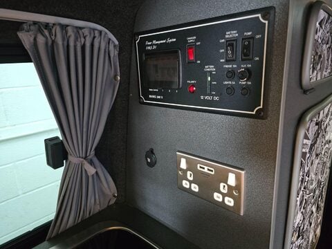 Volkswagen Campervan 24