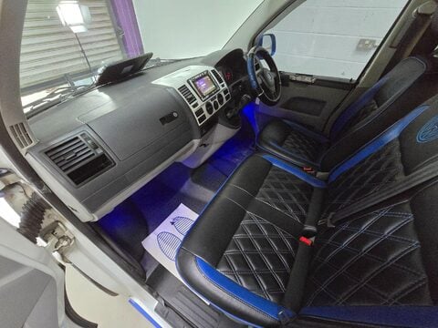 Volkswagen Campervan 27