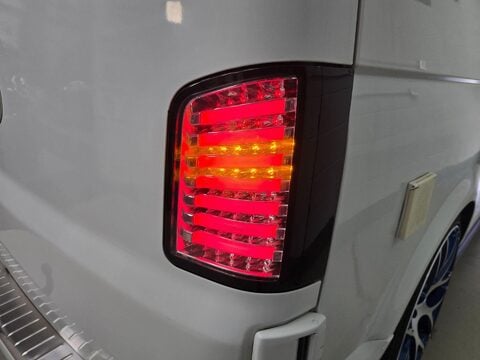 Volkswagen Campervan 32