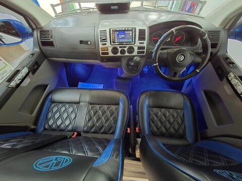 Volkswagen Campervan 26