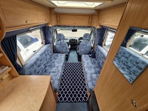 Auto-Sleepers Nuevo Motor Home 3