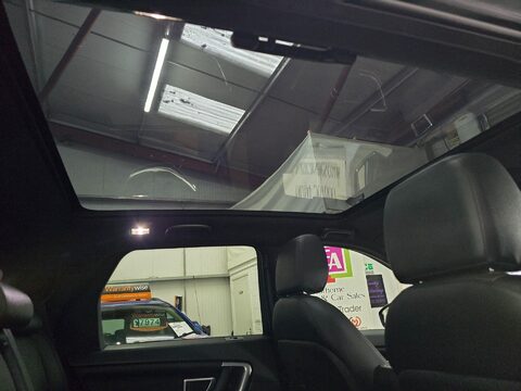 Land Rover Discovery Sport TD4 HSE BLACK 21
