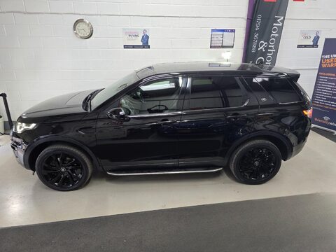 Land Rover Discovery Sport TD4 HSE BLACK 6