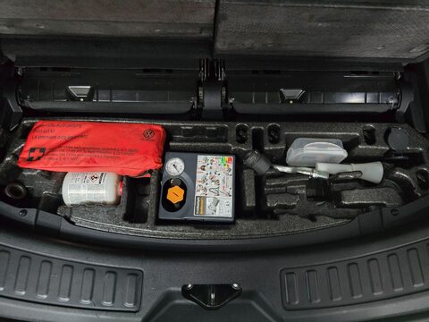 Land Rover Discovery Sport TD4 HSE BLACK 10