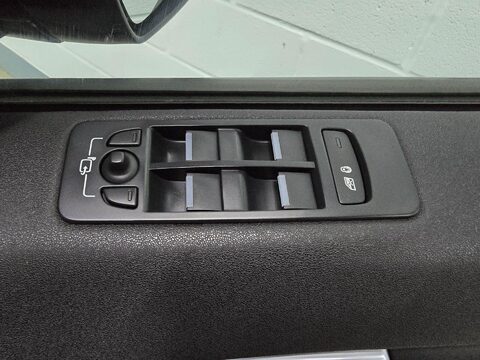 Land Rover Discovery Sport TD4 HSE BLACK 40