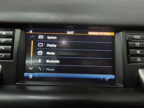Land Rover Discovery Sport TD4 HSE BLACK 31