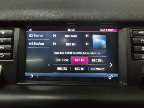 Land Rover Discovery Sport TD4 HSE BLACK 32