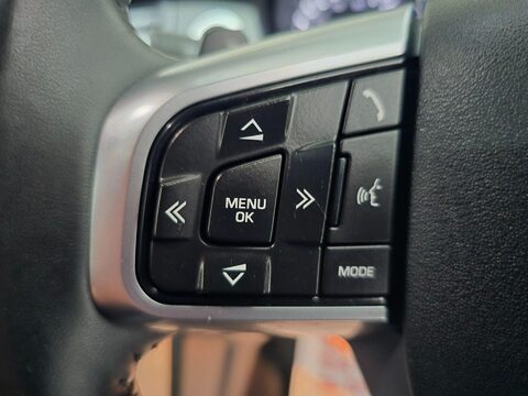 Land Rover Discovery Sport TD4 HSE BLACK 37