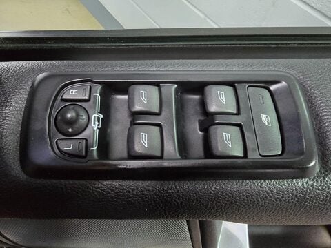 Land Rover Discovery 4 SDV6 HSE 47