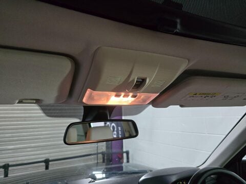 Land Rover Discovery 4 SDV6 HSE 38