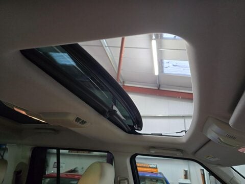 Land Rover Discovery 4 SDV6 HSE 39