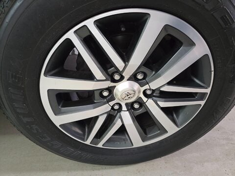 Toyota Hilux INVINCIBLE 4WD D-4D DCB 49