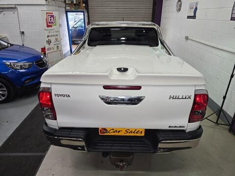 Toyota Hilux INVINCIBLE 4WD D-4D DCB 9