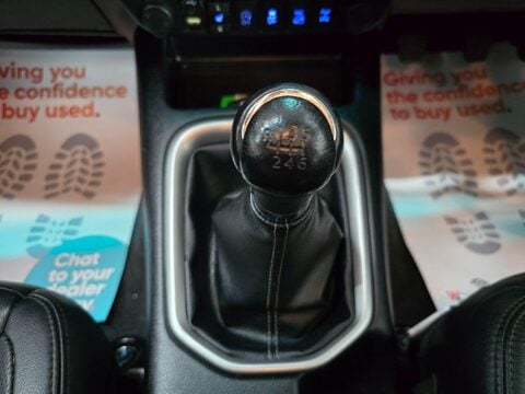 Toyota Hilux INVINCIBLE 4WD D-4D DCB 23