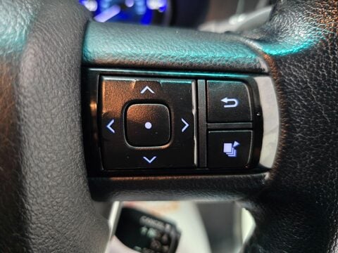 Toyota Hilux INVINCIBLE 4WD D-4D DCB 36