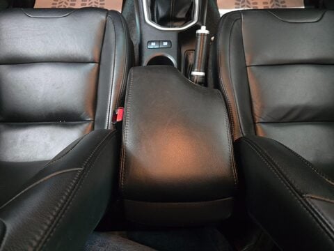 Toyota Hilux INVINCIBLE 4WD D-4D DCB 20