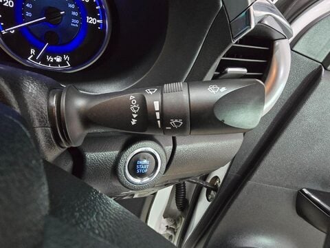 Toyota Hilux INVINCIBLE 4WD D-4D DCB 35