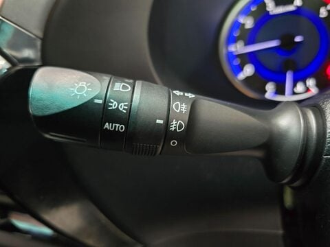 Toyota Hilux INVINCIBLE 4WD D-4D DCB 34