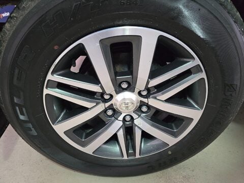 Toyota Hilux INVINCIBLE 4WD D-4D DCB 48