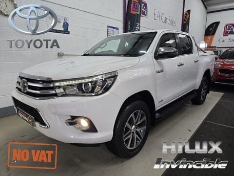Toyota Hilux INVINCIBLE 4WD D-4D DCB 1