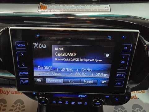 Toyota Hilux INVINCIBLE 4WD D-4D DCB 28