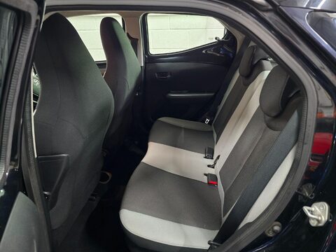 Toyota Aygo VVT-I X-CLUSIV 40