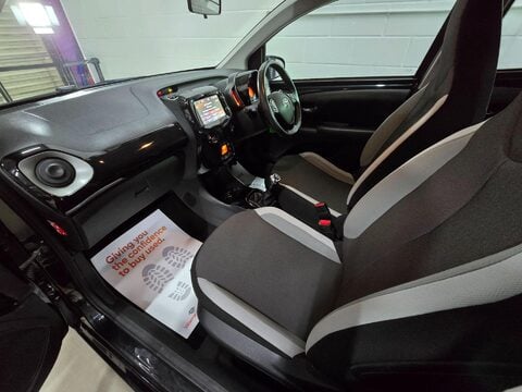 Toyota Aygo VVT-I X-CLUSIV 38