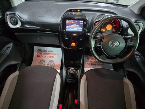Toyota Aygo VVT-I X-CLUSIV 20