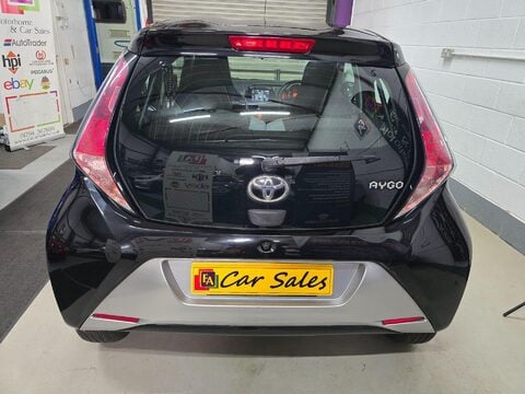 Toyota Aygo VVT-I X-CLUSIV 8