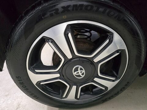 Toyota Aygo VVT-I X-CLUSIV 44